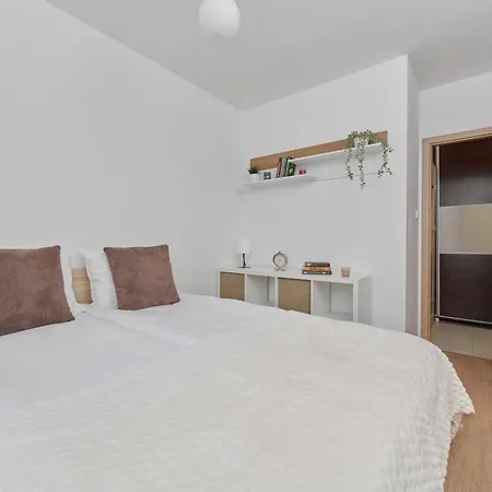 Cozy Klimasa With Balcony In By Renters *