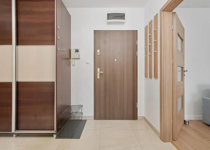 Cozy Klimasa With Balcony In By Renters Daire *